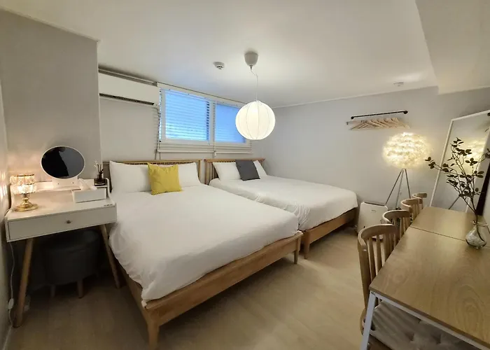 Appartamento 이수역 3분 강남 서울역 용산 명동 편리 20평 독채 침실3, 퀸4베드 가족출장 추천 8인가능