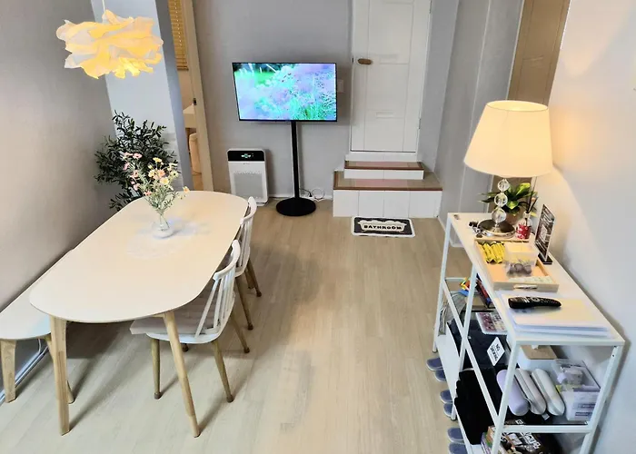 이수역 3분 강남 서울역 용산 명동 편리 20평 독채 침실3, 퀸4베드 가족출장 추천 8인가능