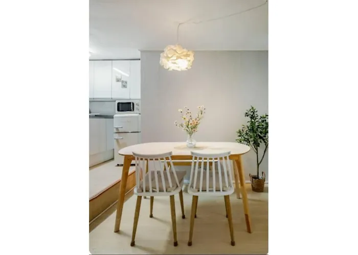 Appartamento 이수역 3분 강남 서울역 용산 명동 편리 20평 독채 침실3, 퀸4베드 가족출장 추천 8인가능