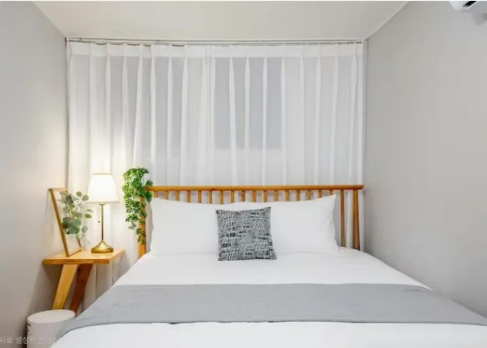 Appartamento 이수역 3분 강남 서울역 용산 명동 편리 20평 독채 침실3, 퀸4베드 가족출장 추천 8인가능 Seul