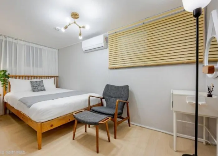 Appartamento 이수역 3분 강남 서울역 용산 명동 편리 20평 독채 침실3, 퀸4베드 가족출장 추천 8인가능 *