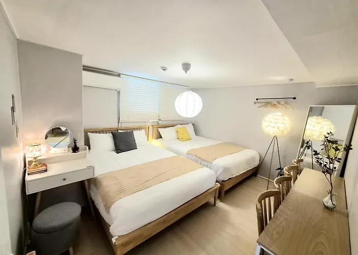 Appartamento 이수역 3분 강남 서울역 용산 명동 편리 20평 독채 침실3, 퀸4베드 가족출장 추천 8인가능